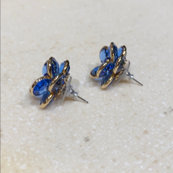 VINTAGE Swarovski Blue Crystal Pierced Earrings - Picture 2 of 8